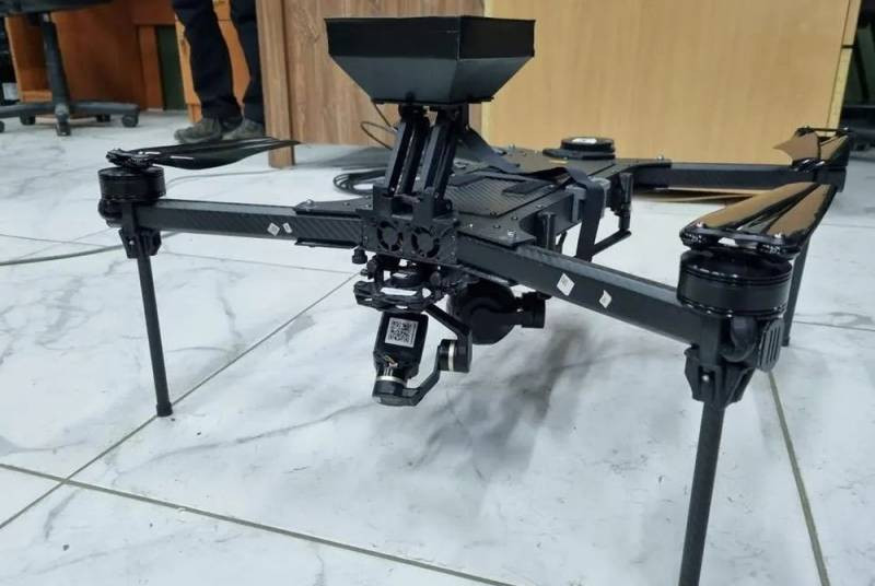 Ưu điểm của UAV AI này là chi phí rẻ hơn nhiều so với mua thiết bị hồng ngoại hoặc radar dẫn đường cho vũ khí, nhưng mang lại hiệu quả tấn công cao. Điều đó có nghĩa là các UAV tự sát sử dụng có thể được triển khai để loại bỏ các mục tiêu quan trọng dưới sự chỉ huy của UAV sử dụng AI. Sự xuất hiện của loại thuật toán này mở ra triển vọng rộng lớn cho việc tích hợp yếu tố AI vào nhiều loại vũ khí như tên lửa tầm xa.