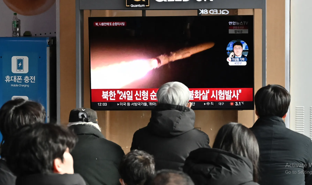 Phía Hàn Quốc hôm 28/1 cũng cho biết phát hiện hàng loạt tên lửa hành trình được phóng từ vùng biển gần thành phố Shinpo, nơi có xưởng đóng tàu ngầm lớn của Triều Tiên.