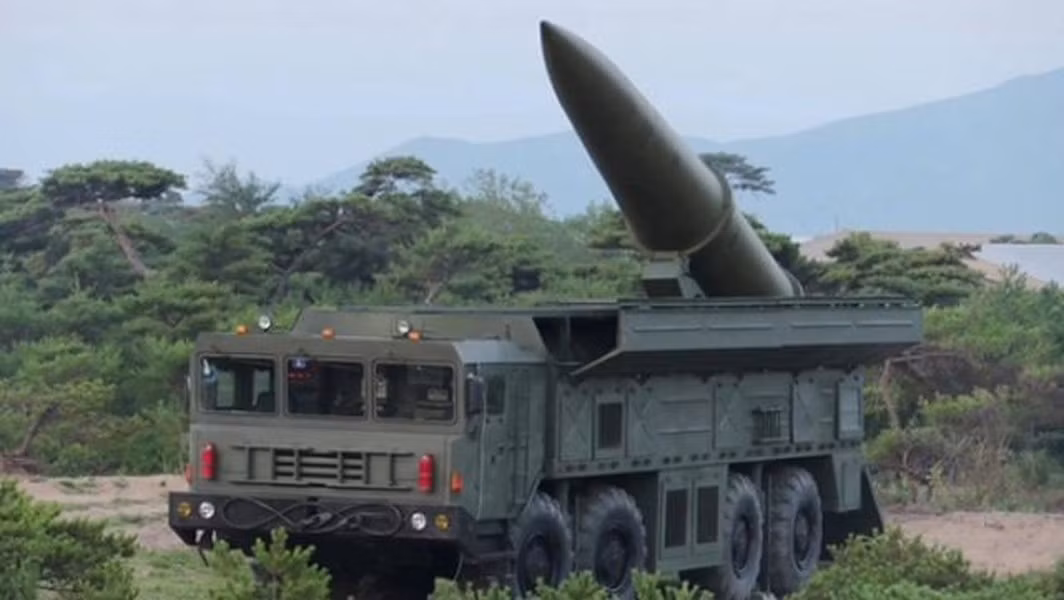 Thực tế trên thực sự đã cho thấy một sắc thái kỹ thuật quan trọng, theo đó rất có thể tên lửa KN-23 của Triều Tiên không bắn được từ bệ phóng Iskander-M thông thường mà cần phải có một bệ phóng "bản địa" của Triều Tiên.