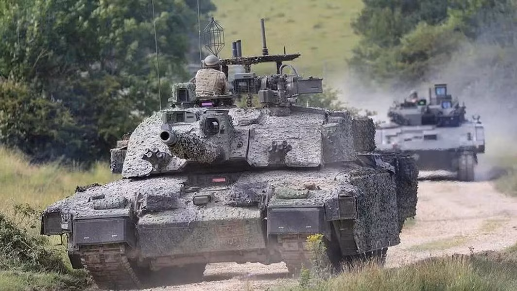 Ngoài tháp pháo Armstrong Works, xe tăng Challenger 3 sẽ sử dụng thân của Challenger 2 nhưng đã trải qua quá trình nâng cấp sâu. Những khung thân này cần trải qua một cuộc kiểm tra toàn diện về chất lượng của các mối hàn.