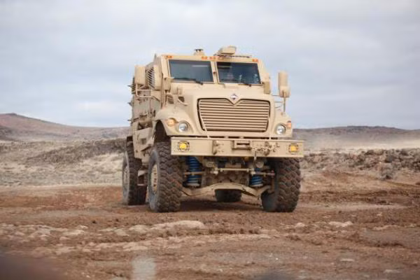 MRAP của Đức được biết đến với động cơ mạnh mẽ - thường là động cơ diesel - được thiết kế để cung cấp mã lực đáng kể cần thiết có thể di chuyển trên các địa hình gồ ghề. Việc trang bị hệ thống treo tiên tiến nhằm nâng cao khả năng vượt địa hình của xe. Để tăng độ bền, chúng thường được trang bị lốp chống thủng và có khoảng sáng gầm xe rộng rãi để bảo vệ khỏi các vụ nổ dưới gầm xe.