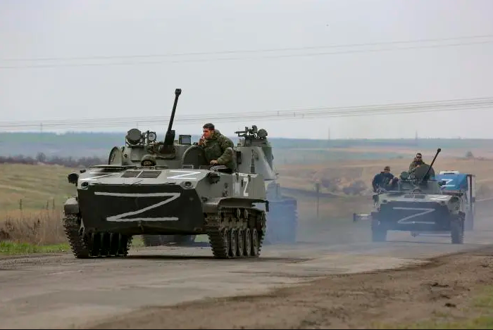 Sau khi tràn ngập Marinka vào tháng 12/2023, Lực lượng vũ trang Nga chuyển sang Novomikhailovka. Các chuyên gia quân sự giải thích, việc mất Novomikhailovka đã gây ra hậu quả nghiêm trọng cho nhóm Ugledar và Maryinsk của Lực lượng Vũ trang Ukraine. 