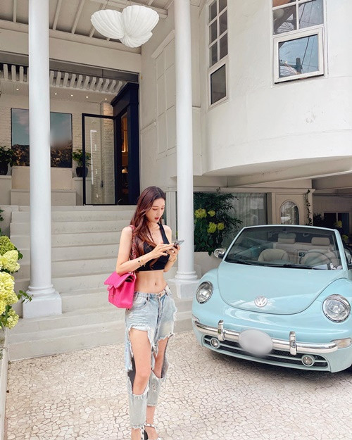 Phong cách thời trang của cô nàng rất đa dạng.