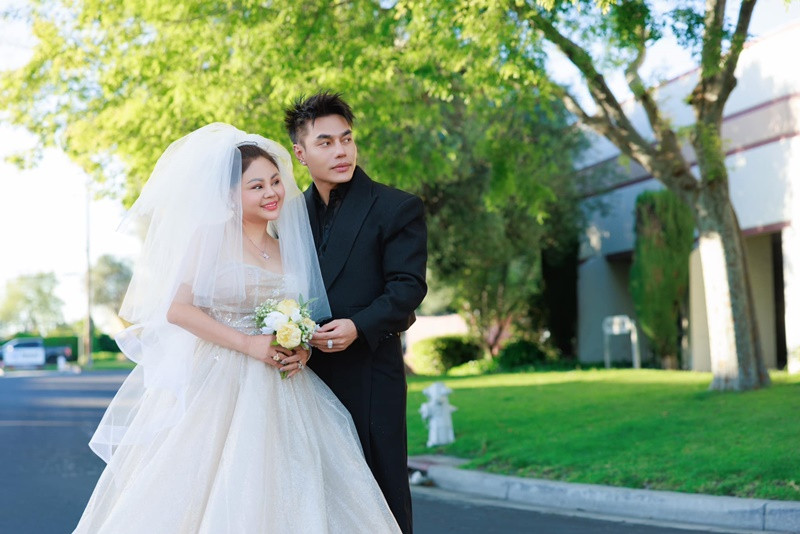 Gần đây, khi cùng sang Mỹ công tác, Lê Giang và đàn em có nhiều tiểu phẩm hài hước.