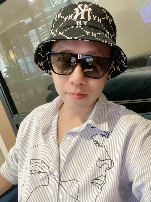 Cuối năm 2021, Anh Đức - Uyên Tô chia tay. Sau khi mối tình này kết thúc, phía nam diễn viên ẩn loạt ảnh bên bạn gái cũ. Ảnh: FBNV.