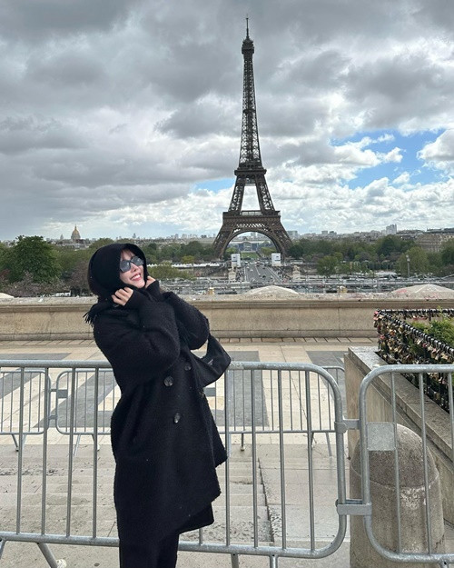 Giữa tin đồn hội ngộ Matthis, Thiều Bảo Trâm chưa lên tiếng. Tuy nhiên, cô khoe loạt ảnh ở Paris (Pháp) khiến cư dân mạng càng tin vào nghi vấn. Ảnh: FBNV.