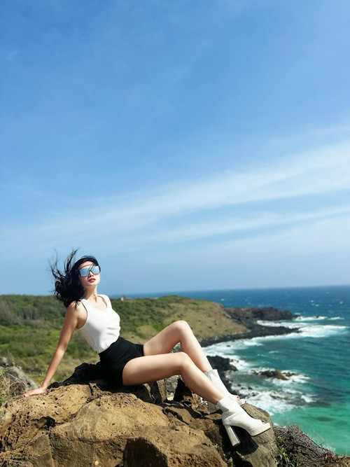 Trong cuộc phỏng vấn với Dân Trí, nữ người mẫu cho biết, cô vẫn mở lòng đón nhận các mối quan hệ chứ không quá khép kín.