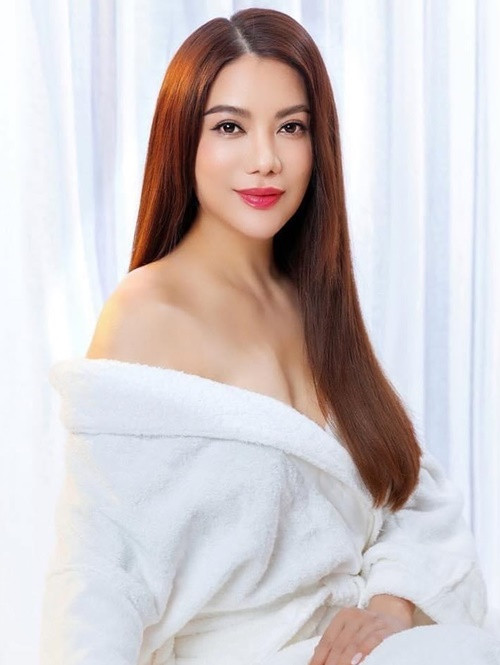 Cả hai không công khai xuất hiện bên nhau cũng như không nhắc về đối phương. Ảnh: FBNV.