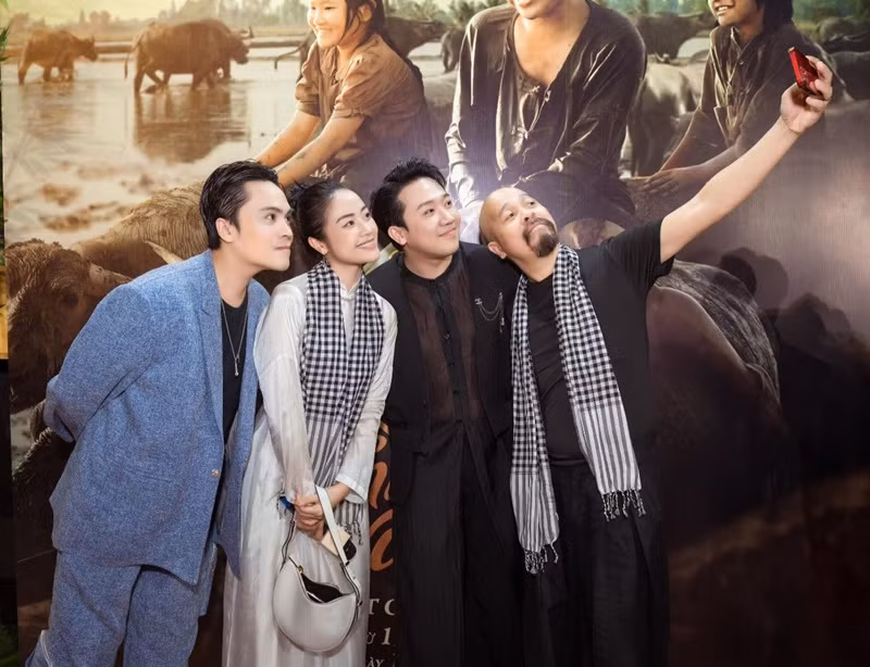 Thái Dũng tham gia sự kiện ra mắt phim Đất rừng phương Nam của Trấn Thành.