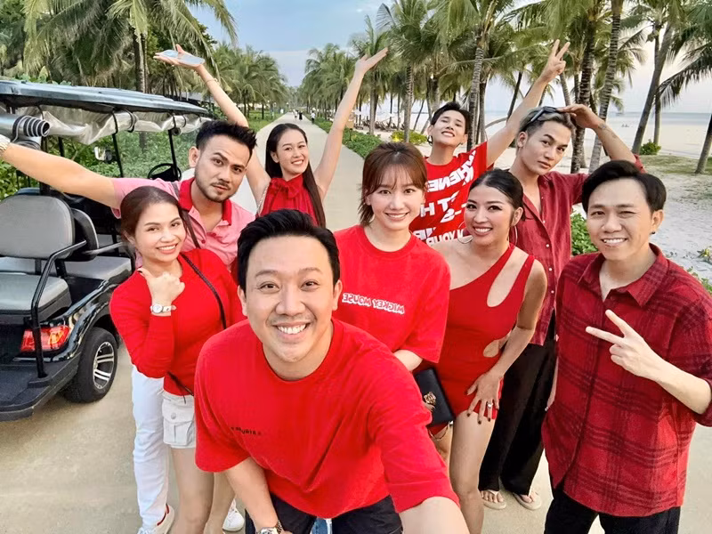 Anh Đức và Quỳnh Anh thường xuyên du lịch cùng hội bạn của Trấn Thành.