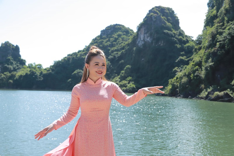 Một số bài hát của Lương Ngọc Diệp được nhiều người yêu thích gồm: Hạ Long sớm, Mơ yêu, Khúc quan họ trên vịnh Hạ Long, Chiều Hạ Long, Ký ức biển, Trên biển trời Đông Bắc, Cẩm Phả của tôi, Xa khơi, Đừng ví em là biển.