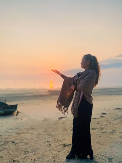 Lương Ngọc Diệp chia sẻ hình ảnh trên biển vào ngày 21/3.