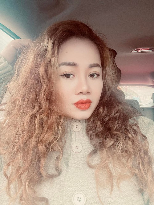 Lương Ngọc Diệp sinh ra tại Hải Phòng nhưng xây dựng sự nghiệp ca hát ở Quảng Ninh. Cô được nhiều khán giả yêu mến đặt cho biệt danh "sơn ca đất mỏ".