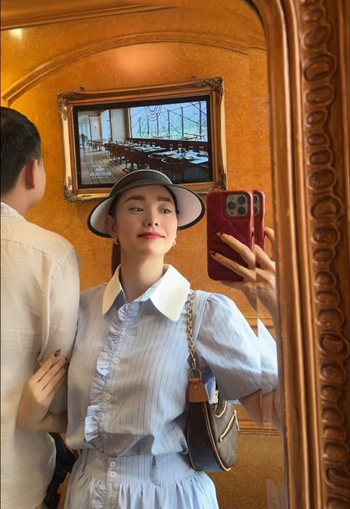 Chồng Minh Hằng là phó tổng giám đốc của một công ty dệt may lớn ở Long An.