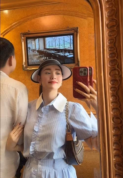 Chồng Minh Hằng là phó tổng giám đốc của một công ty dệt may lớn ở Long An.