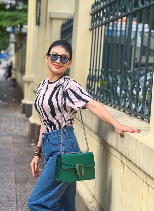 Ở tuổi 49, nữ diễn viên phim Trạm cứu hộ trái tim vẫn độc thân. Ảnh: FBNV.