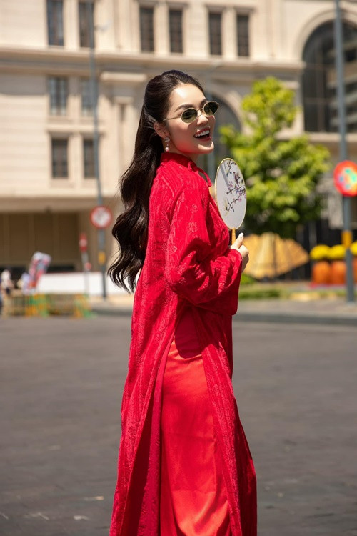 "Tôi không thể nào tuyên bố đời này sẽ không yêu ai nữa. Nhưng bây giờ tôi chưa nghĩ đến những chuyện xa hơn", Dương Cẩm Lynh chia sẻ trên Dân Trí.