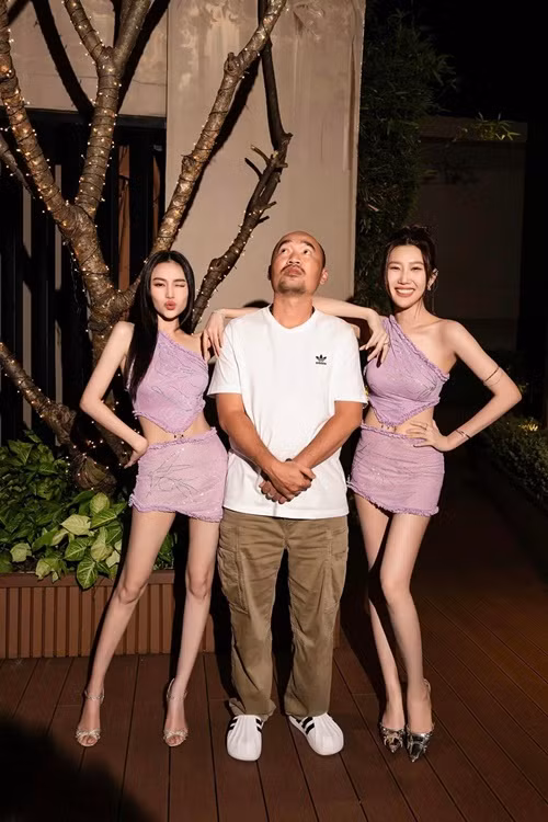 Tiến Luật nhắn nhủ Lan Ngọc và Thúy Ngân: "Tình bạn tình anh chân thật. Luôn cảm thấy trân quý tình cảm của các bạn. Chúc hai em hạnh phúc nhé. Đến lúc rồi hai em".