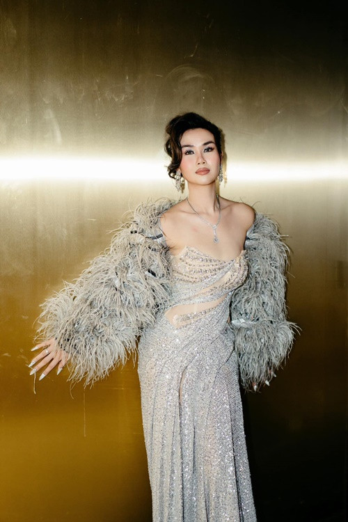 Mang bầu lần 2, Võ Hạ Trâm được nhiều người khen ngợi đẹp mặn mà hơn.