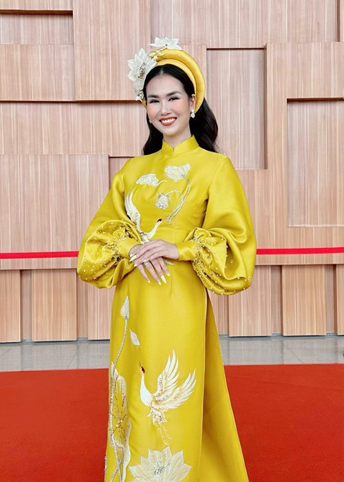 Võ Hạ Trâm vẫn miệt mài đi hát.