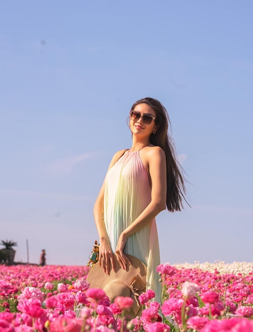 Võ Hoàng Yến được nhiều người khen ngợi nhan sắc mặn mà hơn khi mang thai.