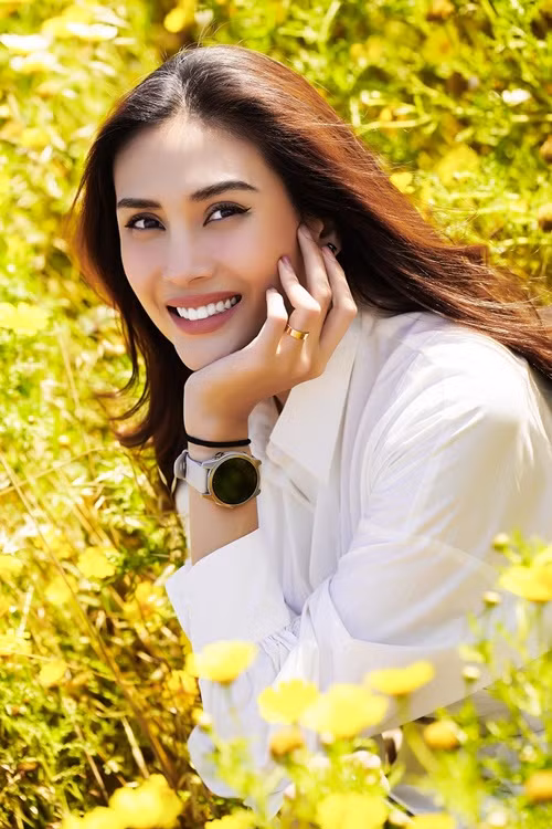 Chân dài lựa chọn trang phục rộng trong các hoạt động.