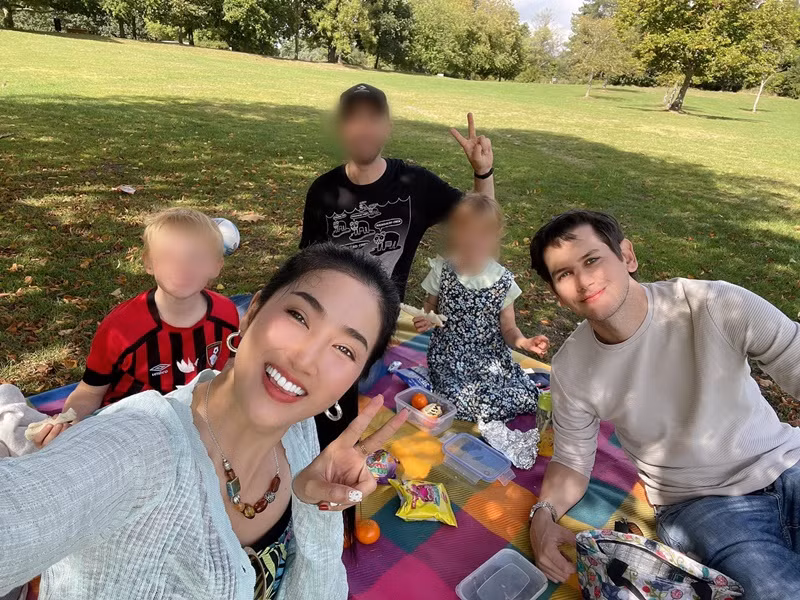 Quỳnh Lam thân thiết với gia đình bạn trai.