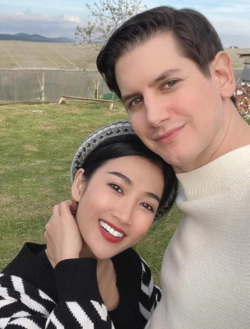 "Hiện, Alex chỉ chờ tôi gật đầu là sẽ làm đám cưới ngay", "nữ hoàng phim xưa" chia sẻ trên Phụ Nữ TP HCM.