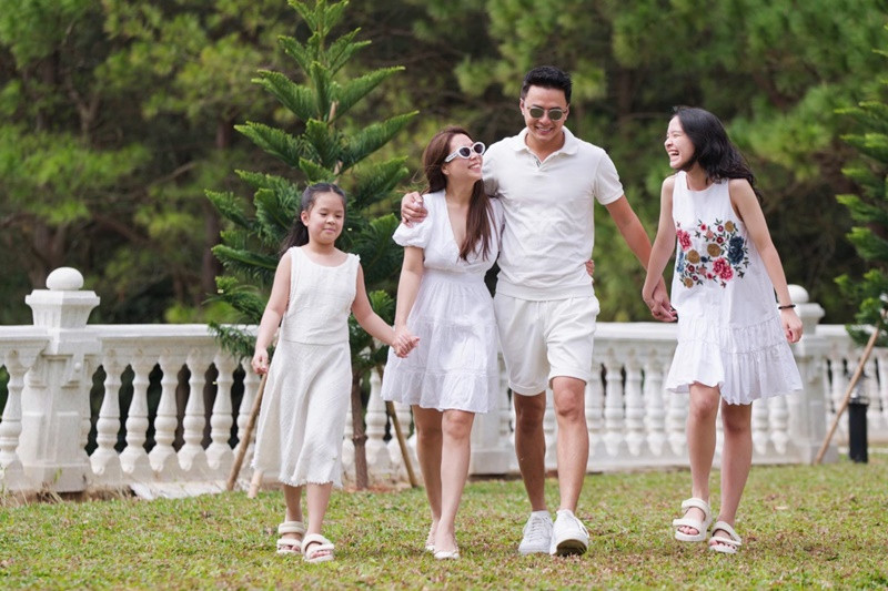 Nam diễn viên chăm đăng tải hình ảnh tổ ấm hạnh phúc.