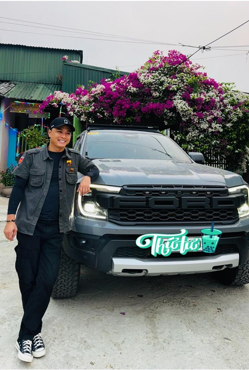 Hồng Đăng nghỉ việc tại Nhà hát Kịch Hà Nội sau ồn ào.