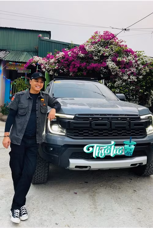 Hồng Đăng nghỉ việc tại Nhà hát Kịch Hà Nội sau ồn ào.