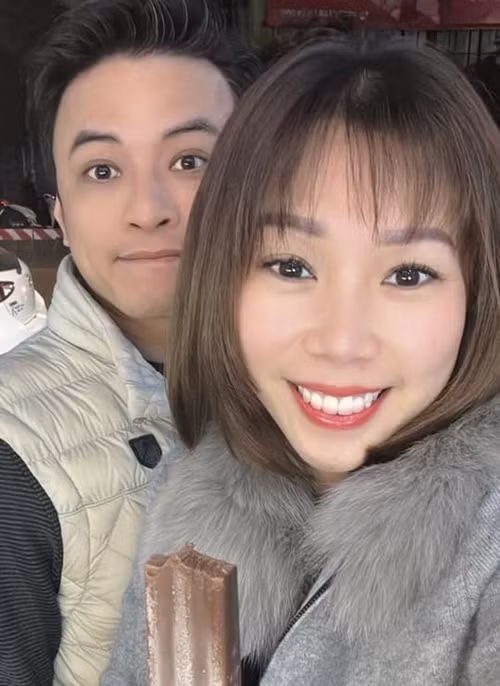 Vợ chồng Hồng Đăng có hai con gái chung.