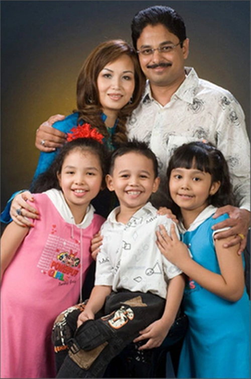 Hoa hậu Diệu Hoa và doanh nhân người Ấn Độ Maneesh Dane gặp nhau năm 1992. Nàng hậu chia sẻ, vừa gặp mặt, cô nhận ra anh đích thị là người bạn đời của mình. Ảnh: Người Lao Động.