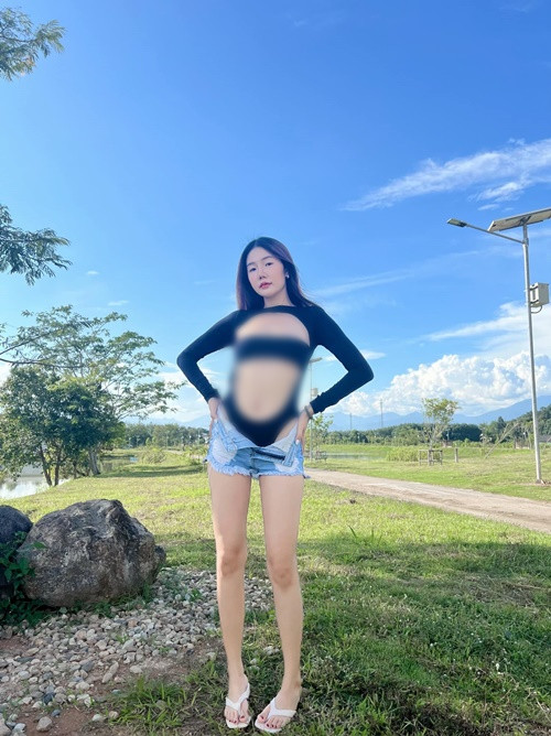 Pimpika hiện tại là một người mẫu tự do.