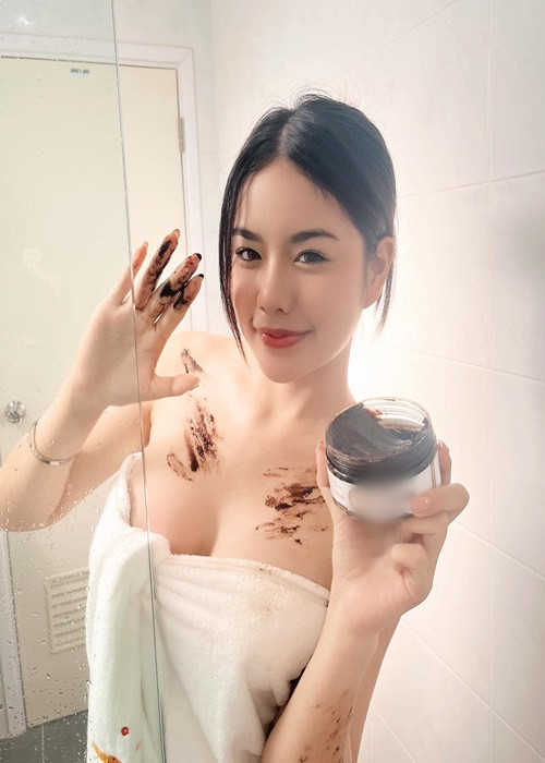 Trang Facebook cá nhân của cô nàng hiện có 70.000 người theo dõi.