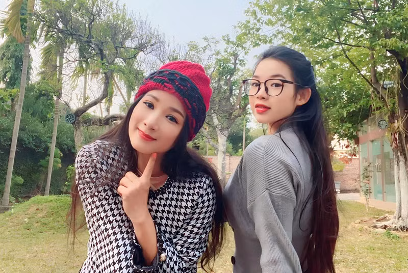 Thái Phương - con gái thứ hai của Thanh Thanh Hiền đang làm trợ lý cho mẹ.