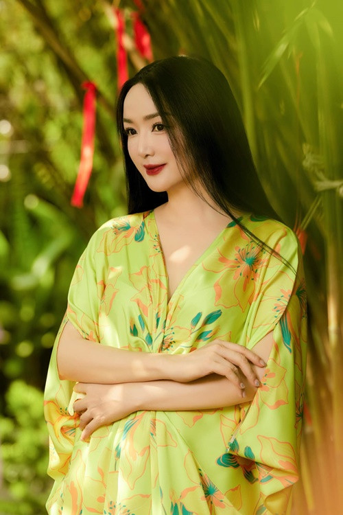 Nhiều năm trước, Giáng My làm người mẫu, đóng phim, dẫn chương trình, được mệnh danh là “nữ hoàng ảnh lịch”. Những năm trở lại đây, cô làm giám khảo các cuộc thi sắc đẹp, tham gia sự kiện giải trí.