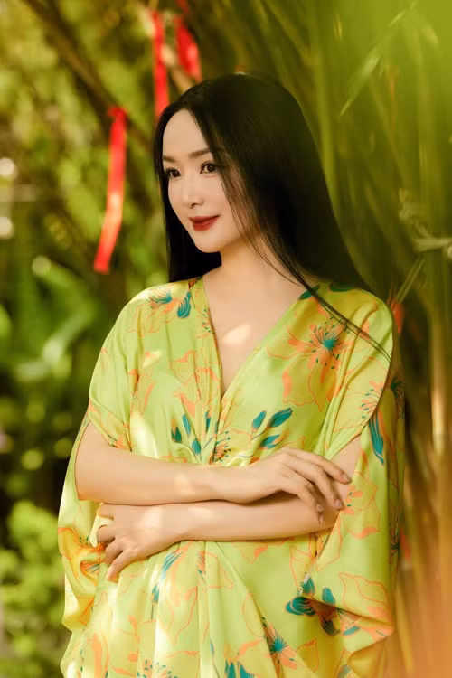 Nhiều năm trước, Giáng My làm người mẫu, đóng phim, dẫn chương trình, được mệnh danh là “nữ hoàng ảnh lịch”. Những năm trở lại đây, cô làm giám khảo các cuộc thi sắc đẹp, tham gia sự kiện giải trí.