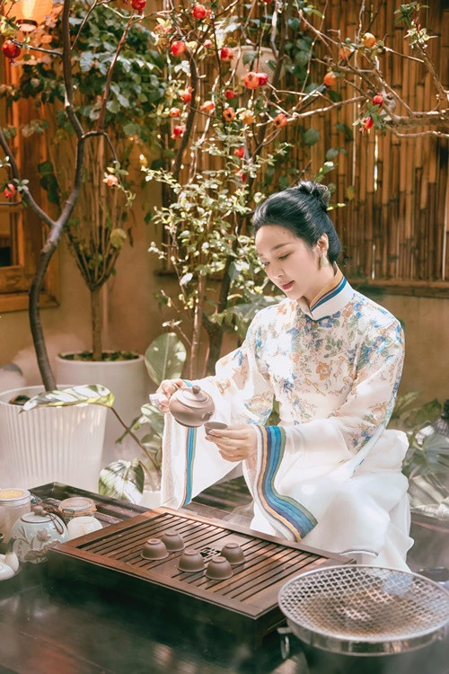 Hoa hậu Giáng My sinh con gái Anh Sa năm 1994. Những năm trở lại đây, cô ít chia sẻ hình ảnh ái nữ.