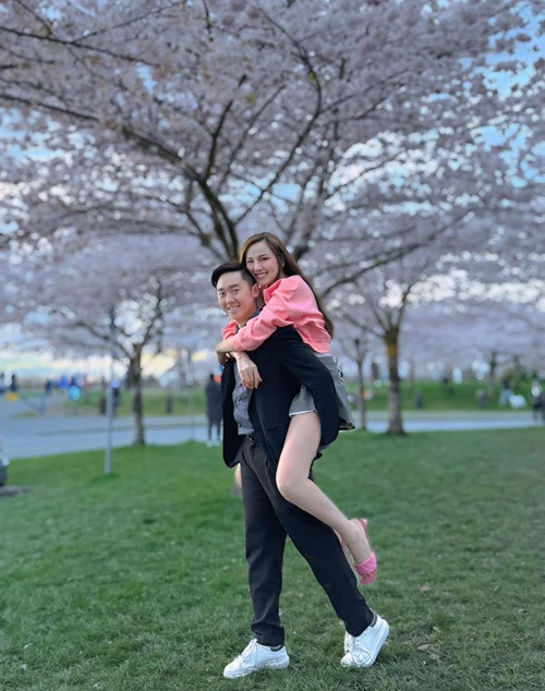 Thanh Duy làm việc cho một hãng xe hơi ở thành phố Vancouver, Canada. Ngoài ra, chồng Diễm Hương còn kinh doanh thời trang và làm MC.