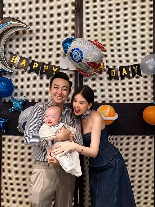 Ngân Anh và Phan Tô Ny kết hôn vào năm 2022. Cô sinh con trai đầu lòng năm 2023.