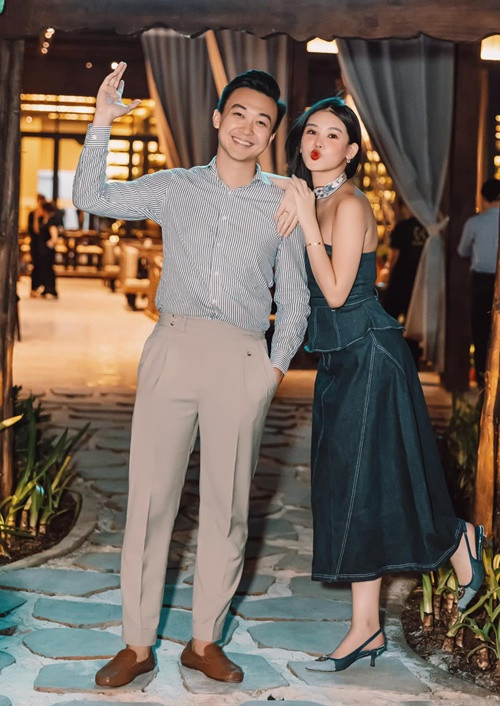 Ngân Anh cũng kín tiếng khi hẹn hò MC Phan Tô Ny. Chỉ đến khi sắp làm đám cưới, nàng hậu mới chia sẻ chuyện tình cảm.