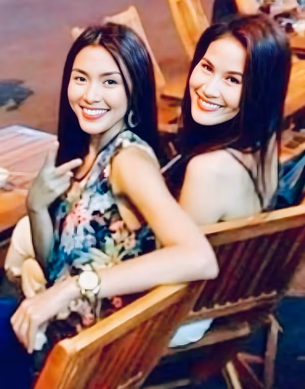 Thân Thúy Hà chia sẻ trên Vietnamnet, cô và Tăng Thanh Hà thân và nói chuyện nhiều nhất vì tính hai người tương đối giống nhau. Trong suy nghĩ, nhận định sự việc và trong chuyện ăn uống, cả hai cũng có nhiều điểm tương đồng.