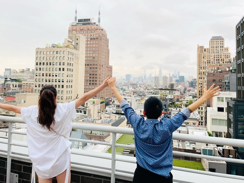 Sau đám cưới năm 2022, cặp đôi dính như hình với bóng. Thậm chí, nếu ở xa nhau, Thanh Hà và Phương Uyên gọi điện thoại facetime ngay cả khi ngủ.