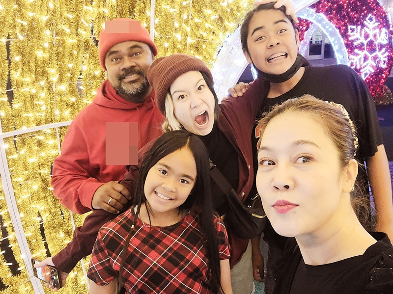 Ngoài 2 con chung với Dũng Taylor, Thu Phương còn có hai con riêng với chồng cũ đầu tiên.