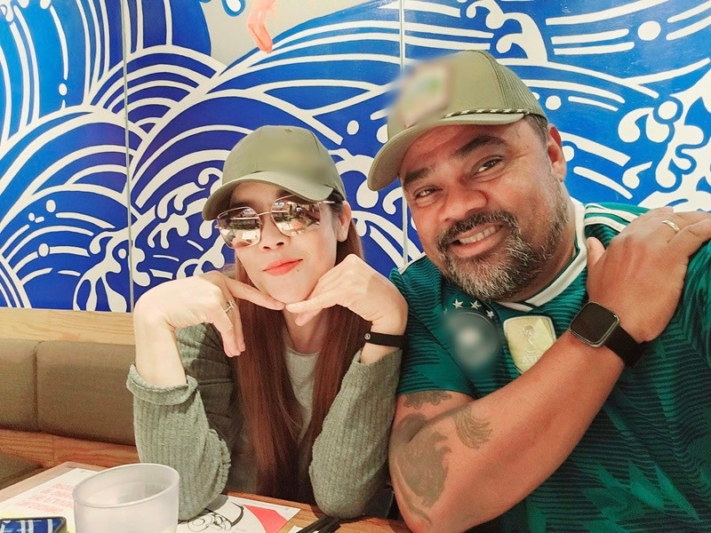 Còn Thu Phương cho hay: "Chúng mình vẫn quen nhau nha, vẫn còn chơi với nhau".