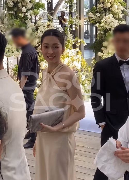 Trong một clip, Thu Thảo còn bị soi dáng đi khệ nệ như bà bầu. Ảnh: Đời Sống Pháp Luật.