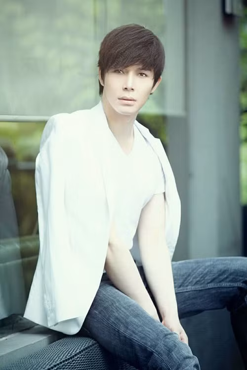 Sau mối tình với Leto, Nathan Lee kín tiếng về chuyện tình cảm. Ảnh: FBNV.