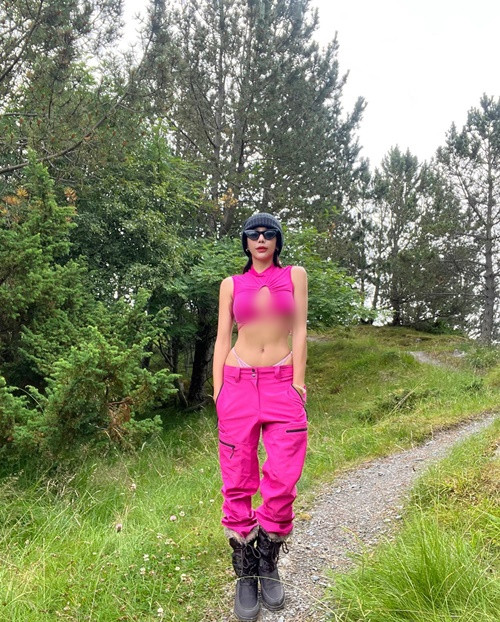 Hot girl xứ chùa vàng bắt trend quần tụt.