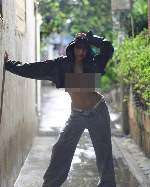 Fan của cô nàng cho rằng dù nước ảnh hơi tối nhưng hot girl này nổi bật bởi đường cong hình thể gợi cảm.